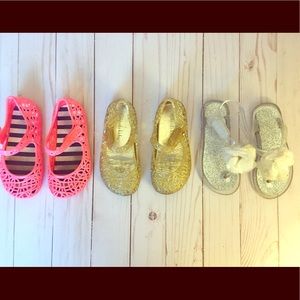 Lot of 3 girls jelly shoes.